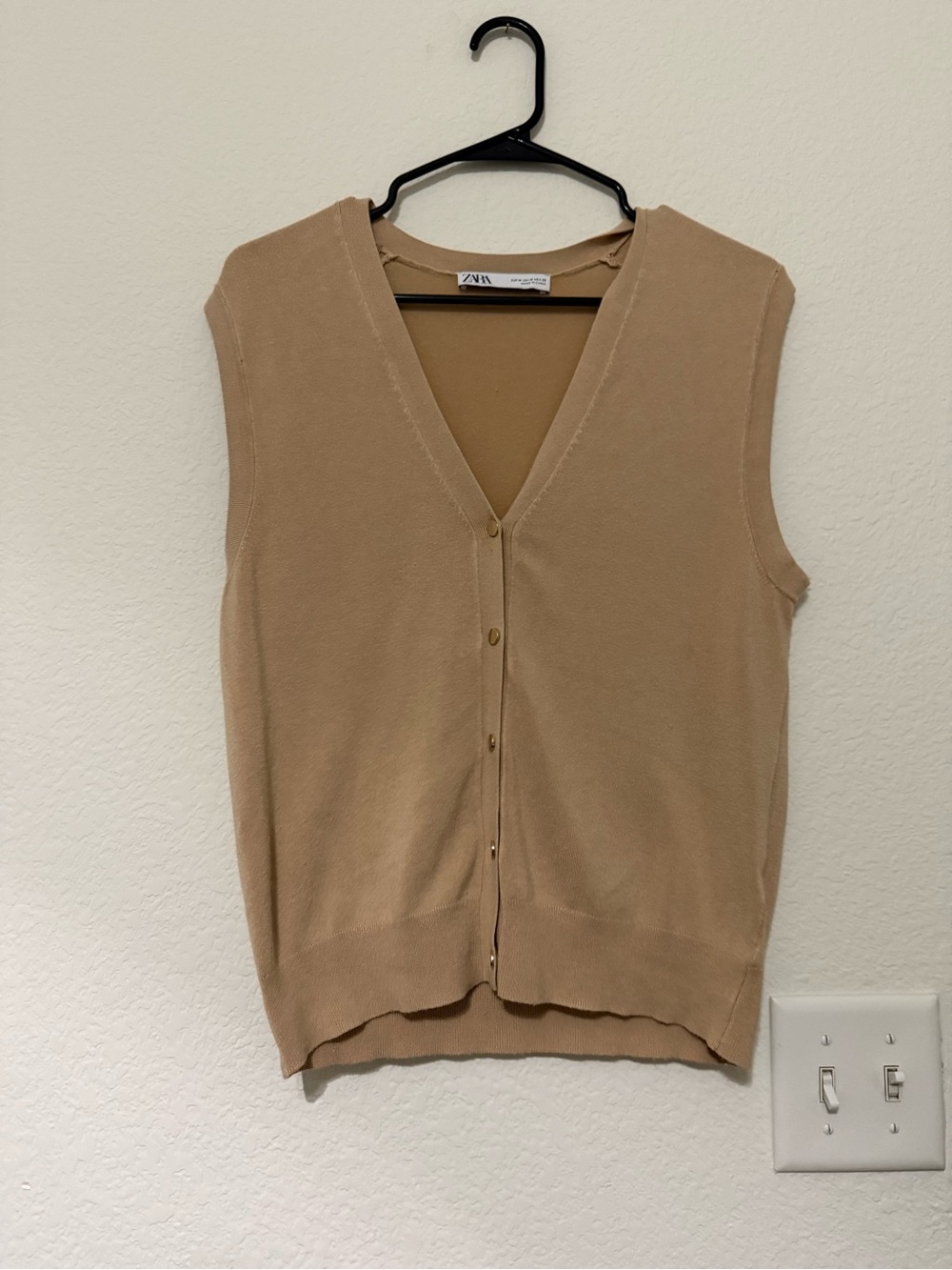 Zara Tan V-Neck Button-Front Knit Vest